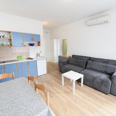 Cozy Beach Apartments Makarska Exterior photo