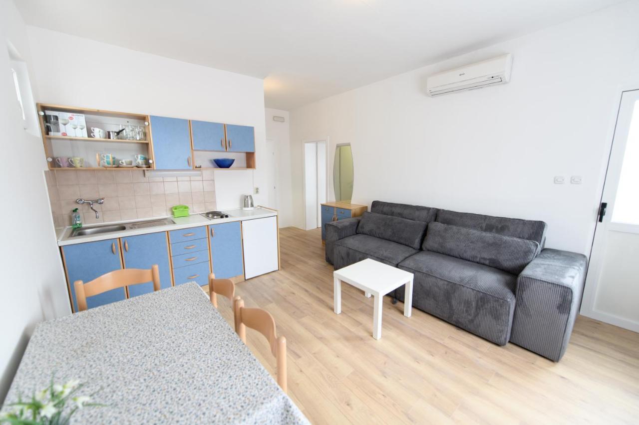 Cozy Beach Apartments Makarska Exterior photo