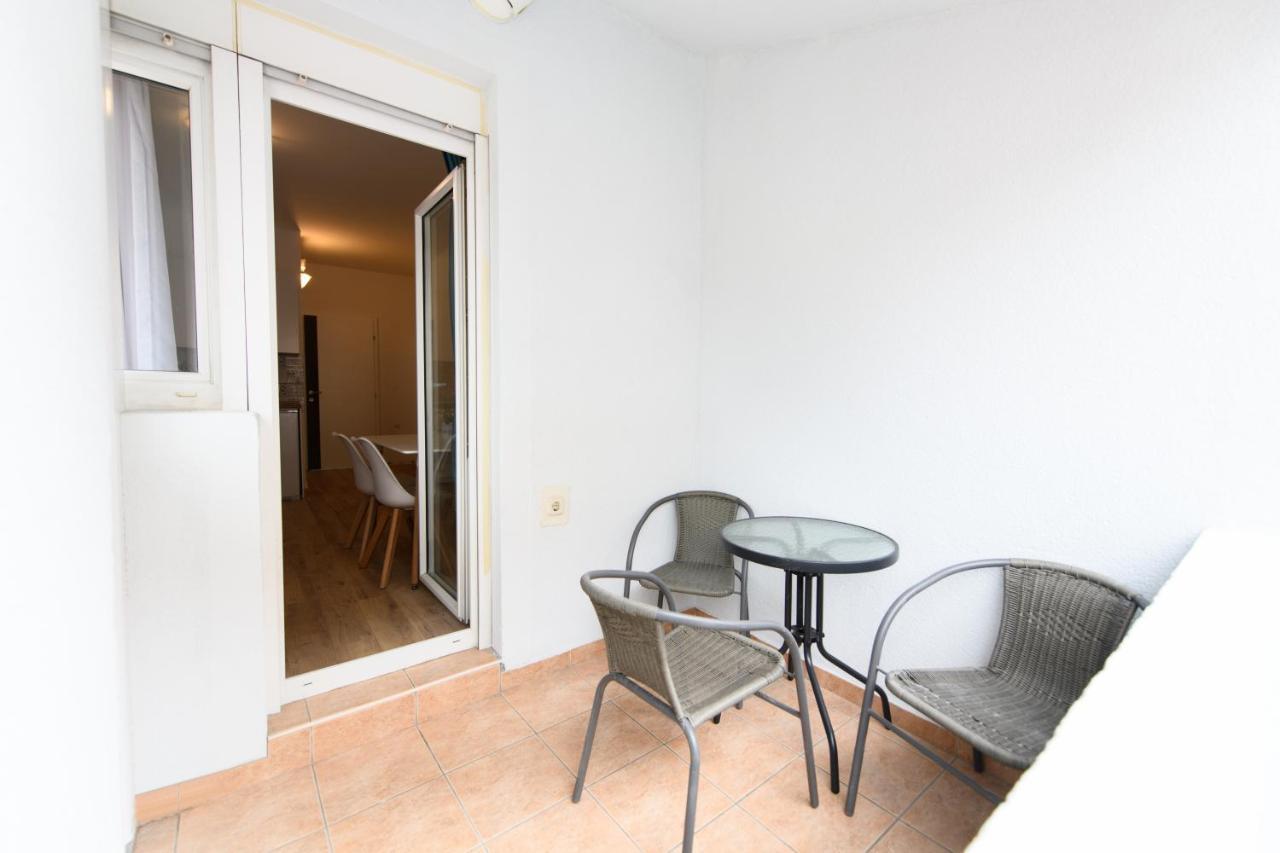Cozy Beach Apartments Makarska Exterior photo