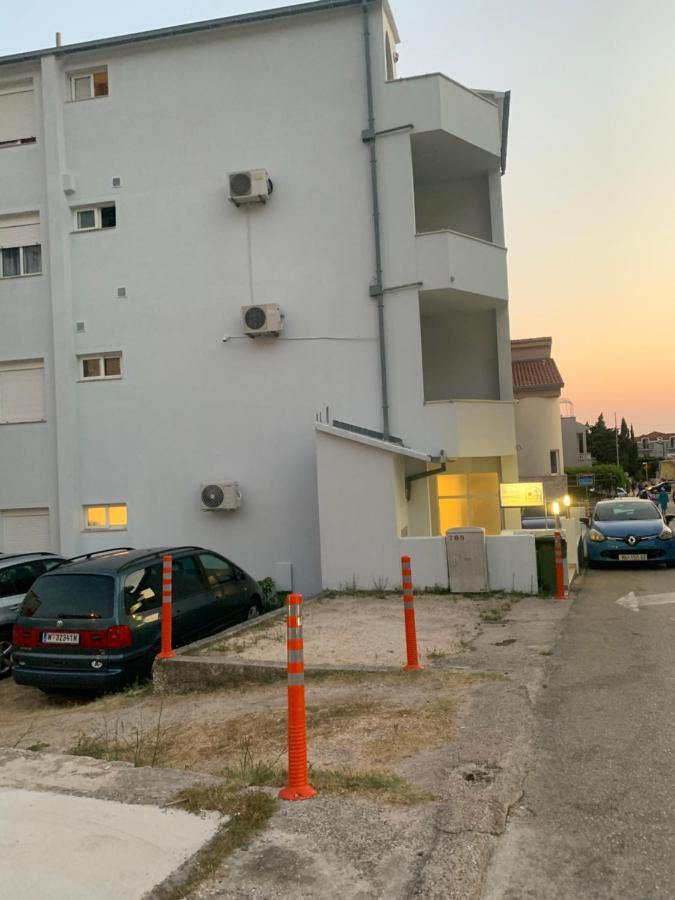 Cozy Beach Apartments Makarska Exterior photo